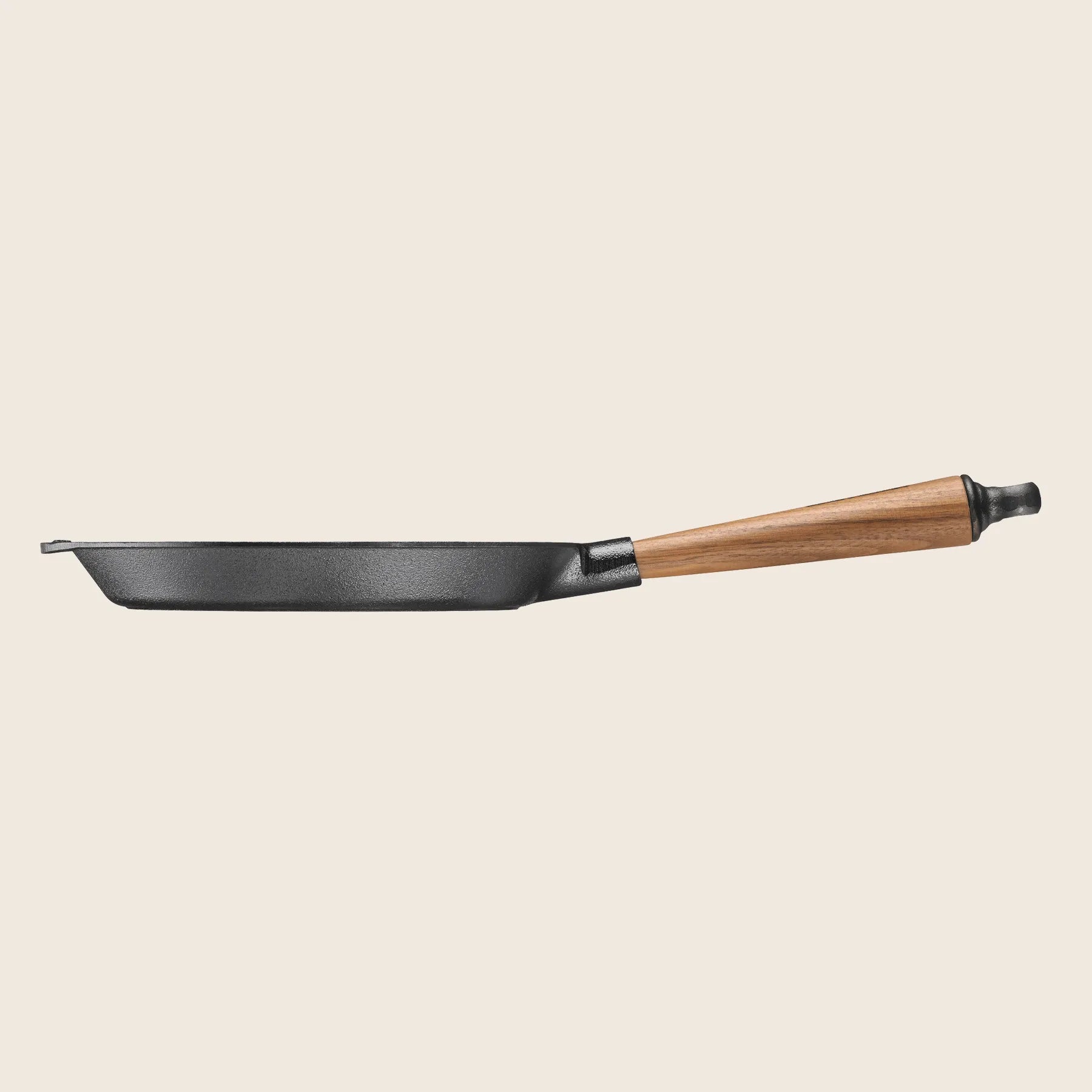 Skeppshult 9.5" Cast Iron Skillet with Walnut Handle (24cm)
