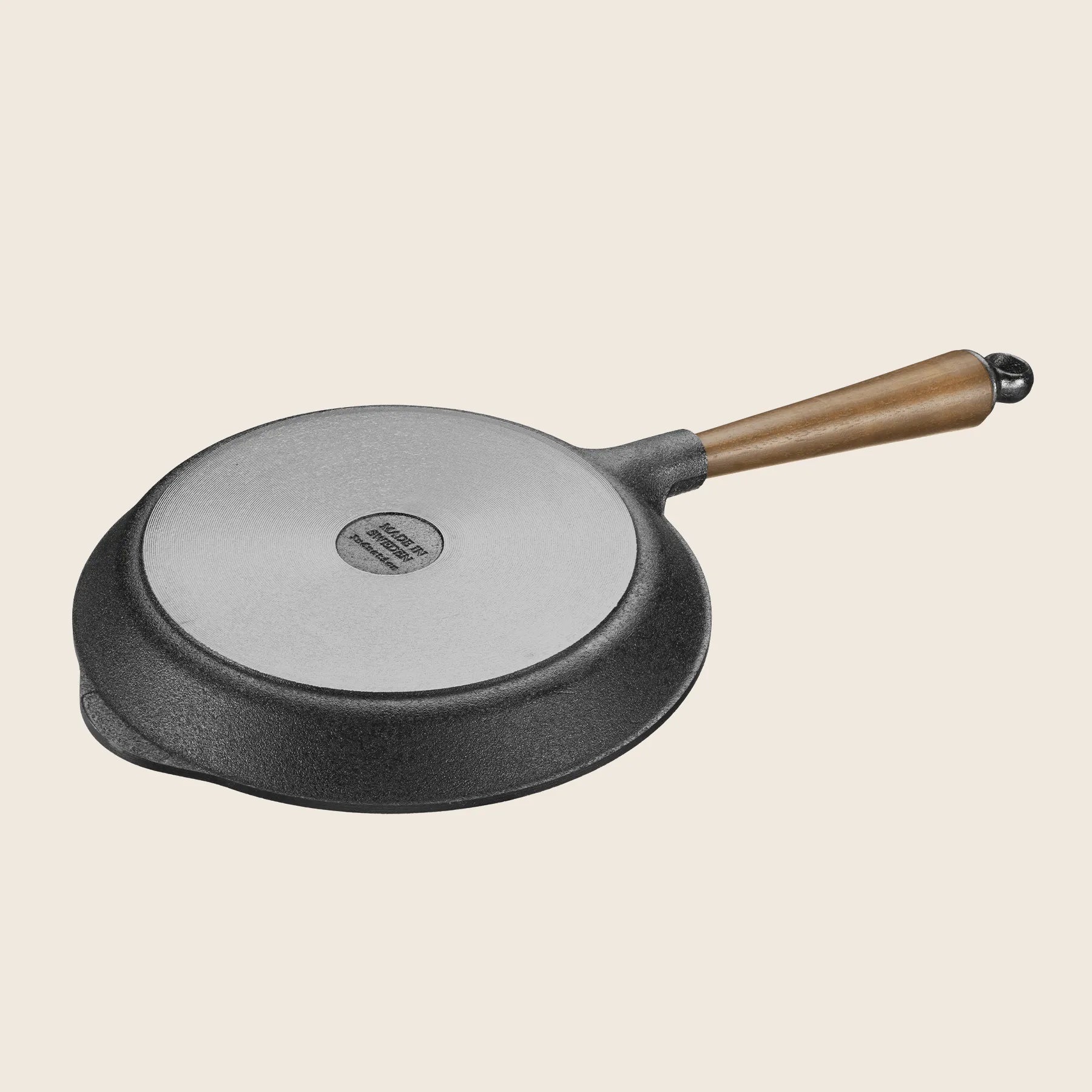 Skeppshult 9.5" Cast Iron Skillet with Walnut Handle (24cm)