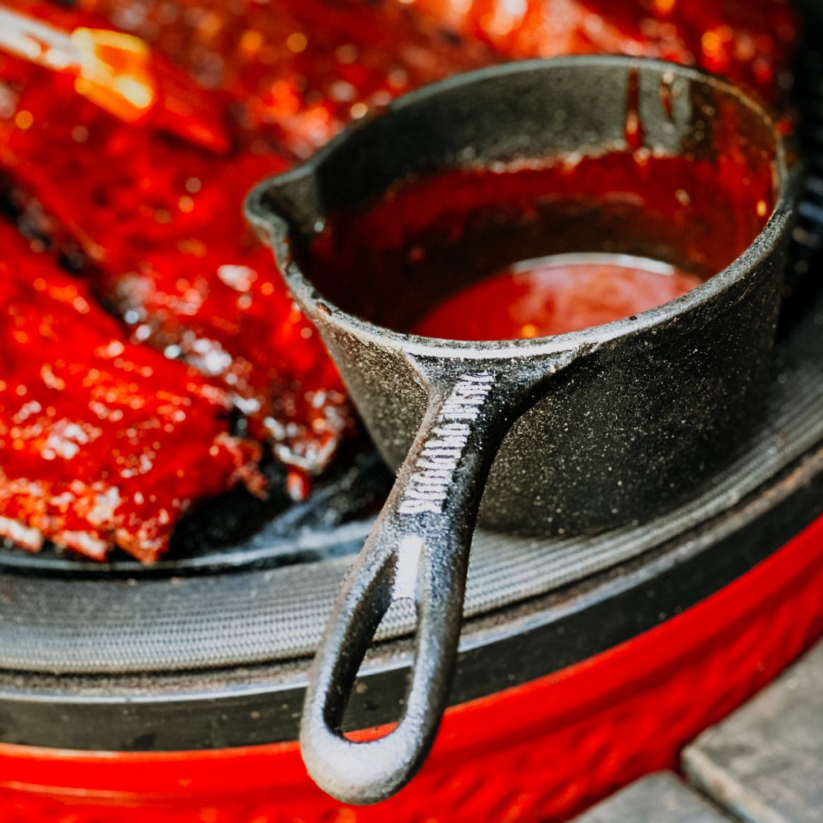 Valhal Outdoor 1L cast iron saucepan